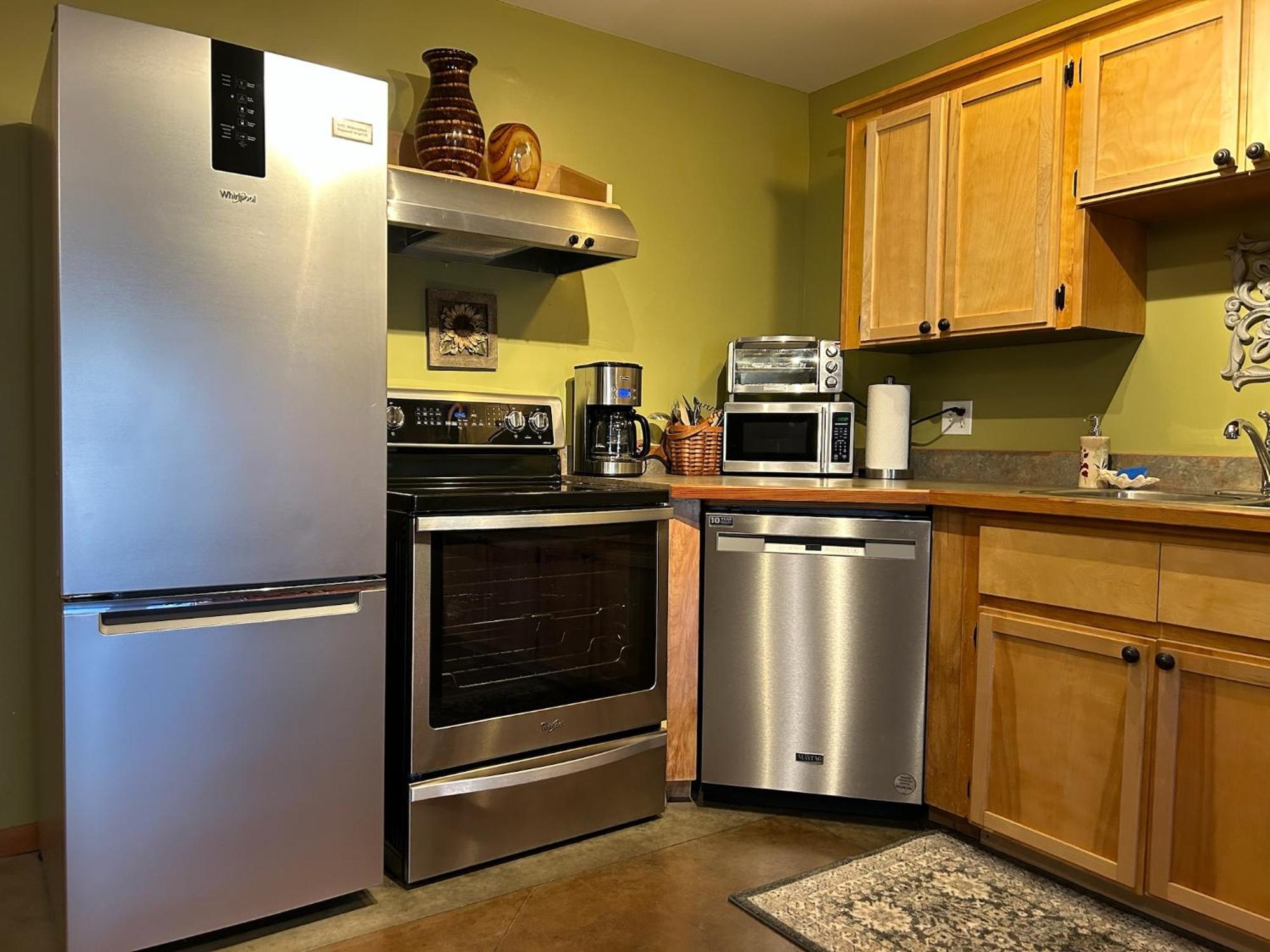 Mistisos Place Vacation Rentals Nelson Exterior photo
